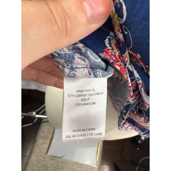 Pale Sky Blue Paisley Sleeveless Top Petite Medium Rayon Made In China - Picture 4 of 6